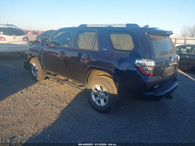 2019 TOYOTA 4RUNNER JTEBU5JR2K5729948 Photo 2
