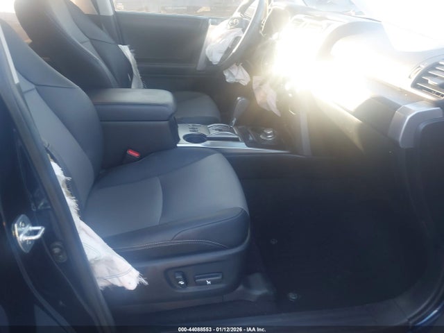 2019 TOYOTA 4RUNNER JTEBU5JR2K5729948 Photo 4