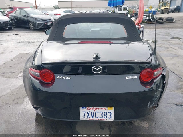 Mazda Mx-5 Miata Club 2017 JM1NDAC72H0121259 Image 17