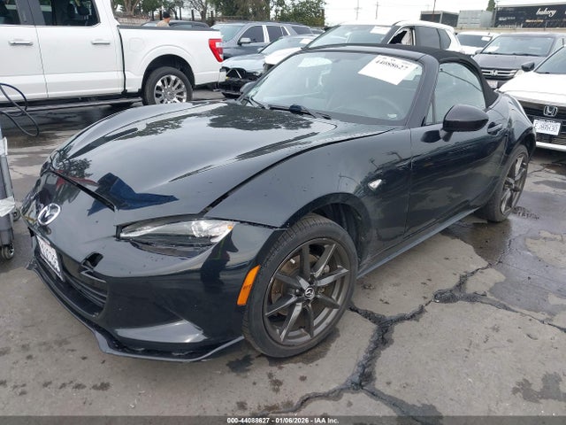 Mazda Mx-5 Miata Club 2017 JM1NDAC72H0121259 Image 2