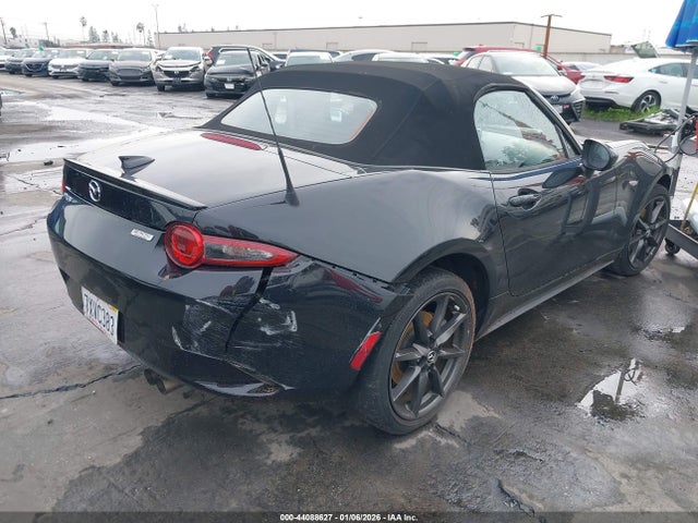 Mazda Mx-5 Miata Club 2017 JM1NDAC72H0121259 Image 4