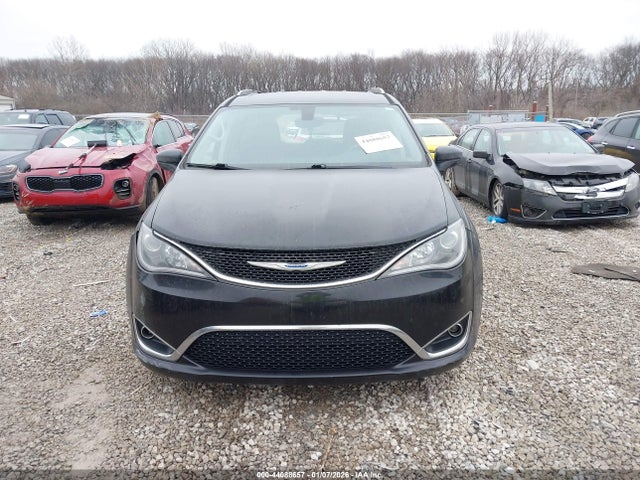 44088657 :رقم المزاد ، 2C4RC1BG8JR279705 vin ، 2018 Chrysler Pacifica Touring L مزاد بيع
