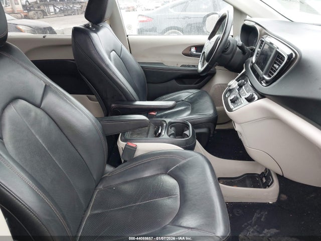 2018 CHRYSLER PACIFICA 2C4RC1BG8JR279705 Photo 4