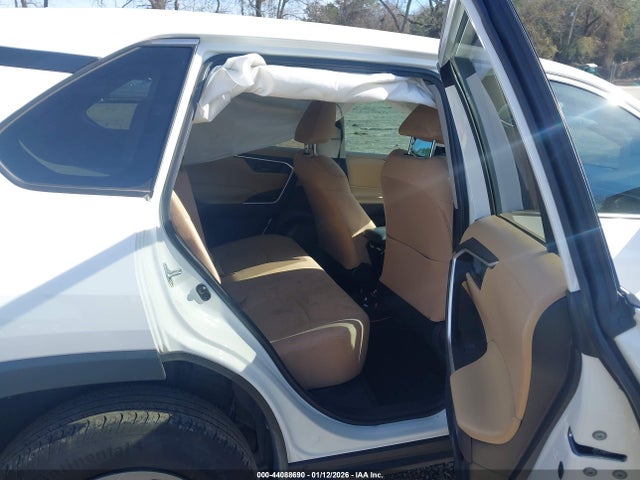 Toyota RAV4 LE 2022 2T3H1RFV6NC193024 Image 8