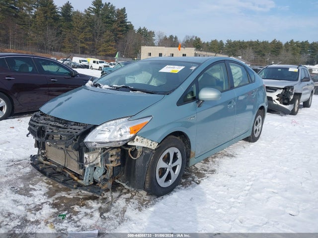 Toyota Prius Two 2015 JTDKN3DU8F1908675 Image 2
