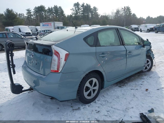 Toyota Prius Two 2015 JTDKN3DU8F1908675 Image 4