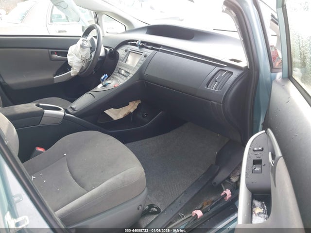 Toyota Prius Two 2015 JTDKN3DU8F1908675 Image 5