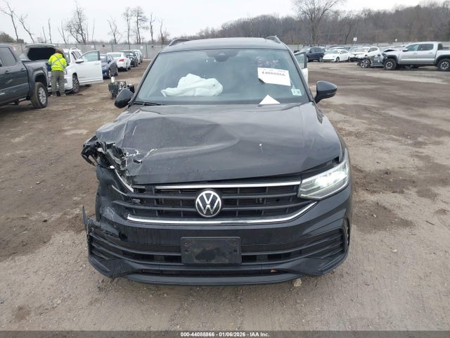 2023 Volkswagen Tiguan 2.0t Se R-line Black მანქანა იყიდება აუქციონზე, vin: 3VV8B7AX2PM126905, აუქციონის ნომერი: 44088866