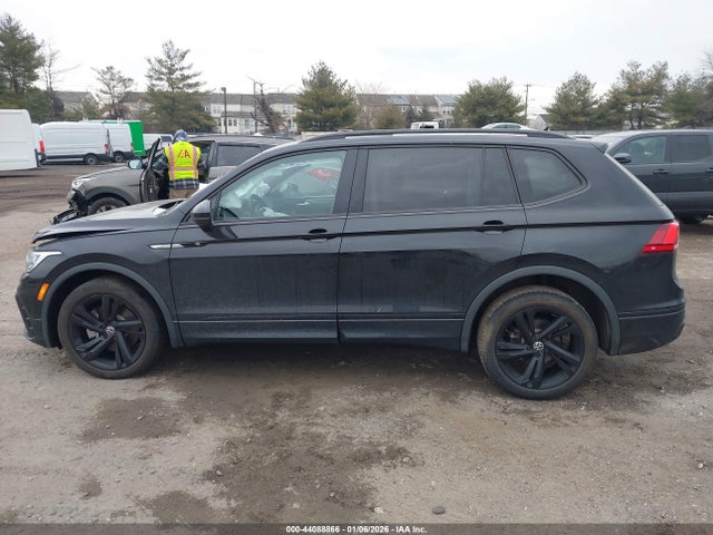 2023 Volkswagen Tiguan 2.0t Se R-line Black მანქანა იყიდება აუქციონზე, vin: 3VV8B7AX2PM126905, აუქციონის ნომერი: 44088866