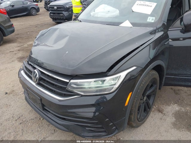 2023 Volkswagen Tiguan 2.0t Se R-line Black მანქანა იყიდება აუქციონზე, vin: 3VV8B7AX2PM126905, აუქციონის ნომერი: 44088866
