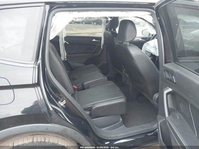 2023 Volkswagen Tiguan 2.0t Se R-line Black მანქანა იყიდება აუქციონზე, vin: 3VV8B7AX2PM126905, აუქციონის ნომერი: 44088866