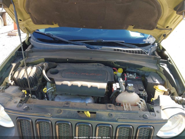 2015 Jeep Renegade Latitude მანქანა იყიდება აუქციონზე, vin: ZACCJBBT0FPB63201, აუქციონის ნომერი: 44088911