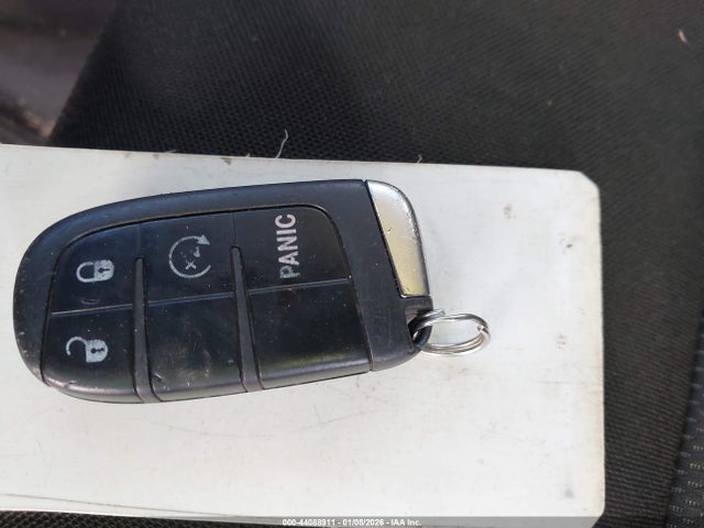 2015 Jeep Renegade Latitude მანქანა იყიდება აუქციონზე, vin: ZACCJBBT0FPB63201, აუქციონის ნომერი: 44088911