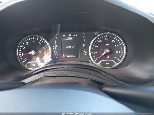 2015 Jeep Renegade Latitude მანქანა იყიდება აუქციონზე, vin: ZACCJBBT0FPB63201, აუქციონის ნომერი: 44088911