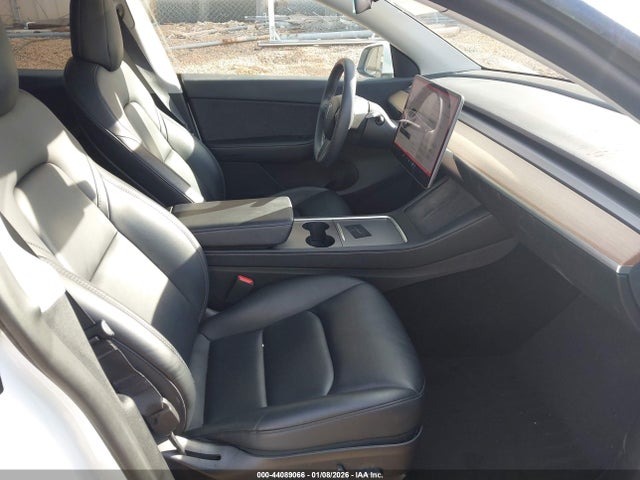2021 TESLA MODEL Y 5YJYGDEE0MF203326 Photo 4