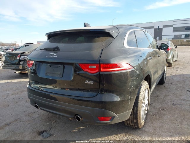 2017 JAGUAR F-PACE SADCK2BV9HA895543 Photo 3