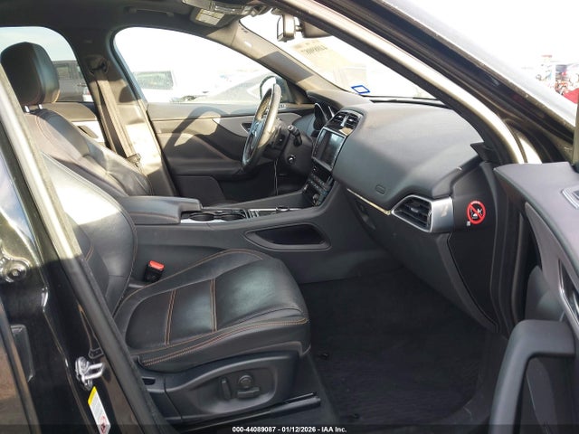 2017 JAGUAR F-PACE SADCK2BV9HA895543 Photo 4