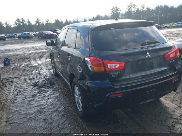 2011 MITSUBISHI RVR JA4AJ3AUXBZ608038 Photo 2