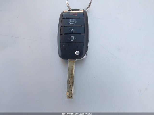5XYPG4A35HG206611 KIA Sorento 2.4l Lx
