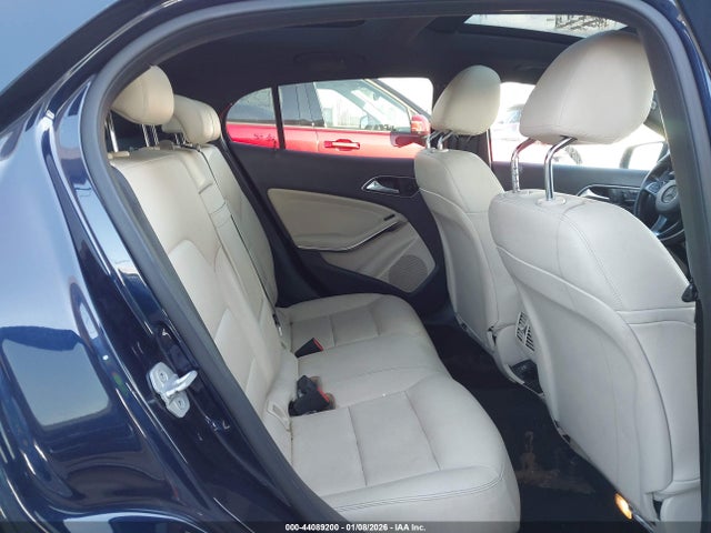 WDCTG4EB7HJ351305 Mercedes-Benz GLA 250