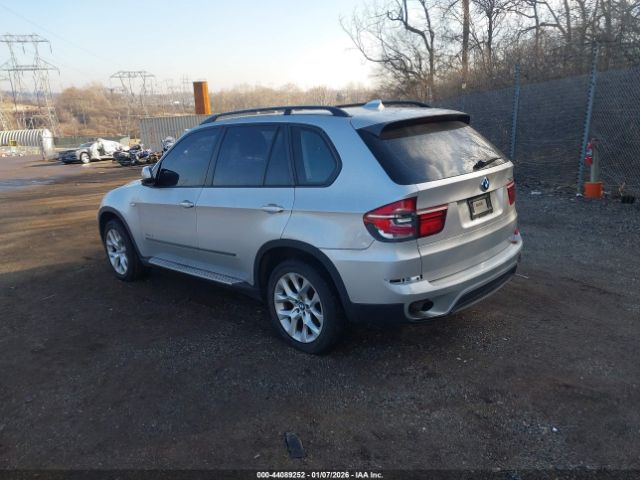 2013 BMW X5 5UXZV4C53D0B02729 Photo 2