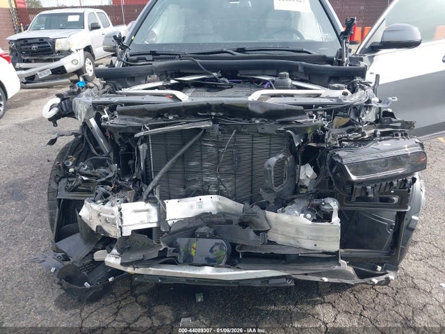 2025 BMW X7 5UX23EM02S9W46547 Photo 9