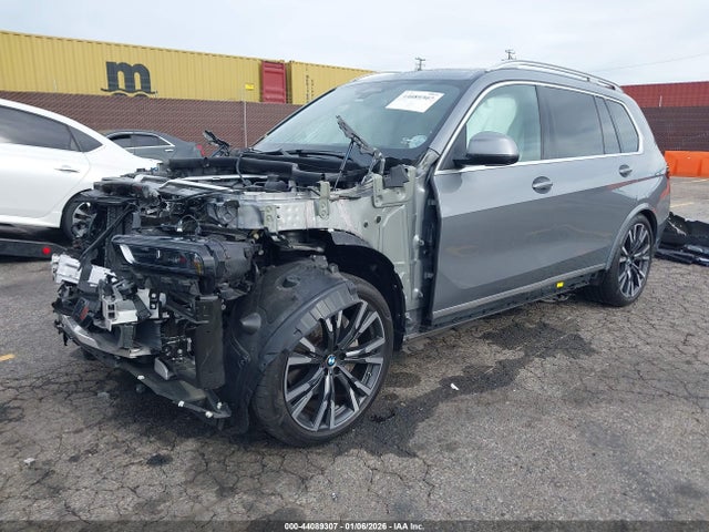 2025 BMW X7 5UX23EM02S9W46547 Photo 1