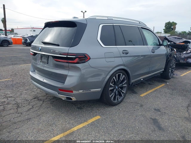 2025 BMW X7 5UX23EM02S9W46547 Photo 3