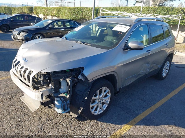 1C4PJLCB9GW201073 Jeep Cherokee Latitude