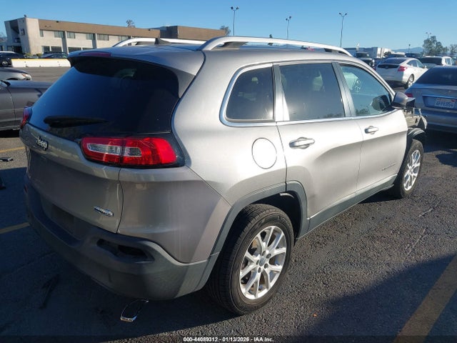 1C4PJLCB9GW201073 Jeep Cherokee Latitude