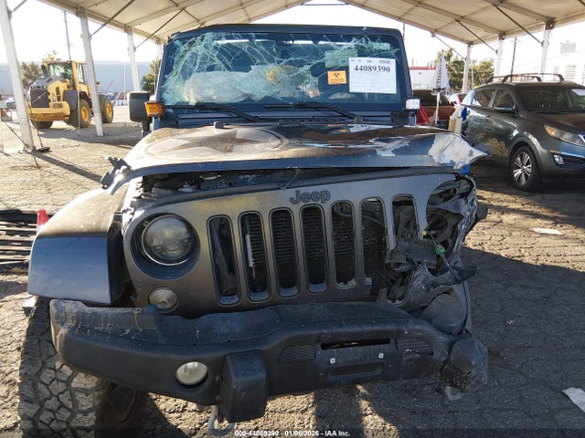 1C4BJWDG8JL811691 Jeep Wrangler Jk Unlimited Freedom Edition 4x4