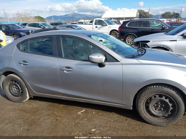 44089427 :رقم المزاد ، 3MZBM1U72FM231592 vin ، 2015 Mazda Mazda3 I Sport مزاد بيع