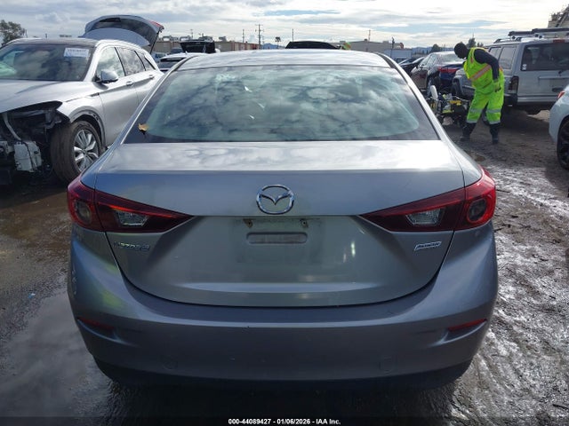 44089427 :رقم المزاد ، 3MZBM1U72FM231592 vin ، 2015 Mazda Mazda3 I Sport مزاد بيع