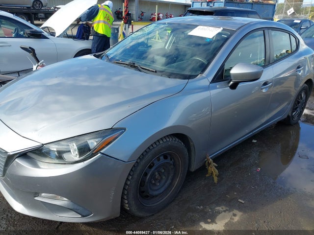 44089427 :رقم المزاد ، 3MZBM1U72FM231592 vin ، 2015 Mazda Mazda3 I Sport مزاد بيع
