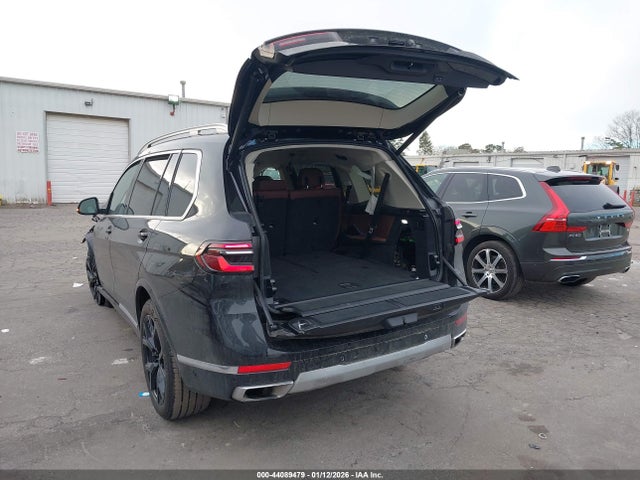 2024 BMW X7 5UX23EM08R9U67598 Photo 2