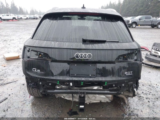 WA1BNAFY4J2245980 Audi Q5 2.0t Premium/2.0t Tech Premium