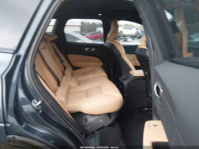 2025 VOLVO XC60 PLUG-IN HYBRID YV4H60RM3S1033673 Photo 7