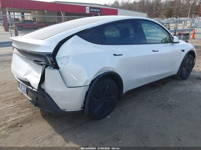 2026 TESLA MODEL Y 7SAYGDEE3TA406158 Photo 3