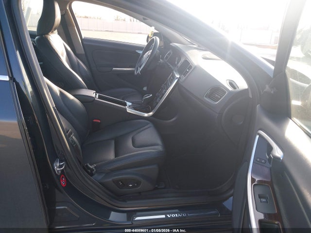Volvo S60 T5 Platinum 2014 YV1612FSXE1285751 Image 5