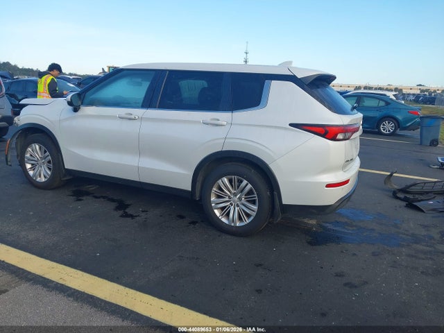 2022 MITSUBISHI OUTLANDER JA4J3TA81NZ049951 Photo 2