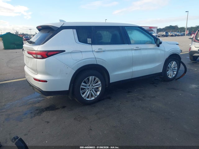 2022 MITSUBISHI OUTLANDER JA4J3TA81NZ049951 Photo 3