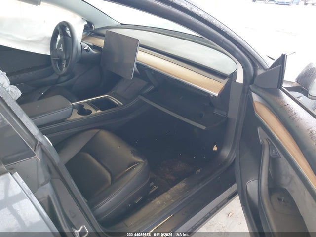 2021 TESLA MODEL 3 5YJ3E1EC4MF025028 Photo 4