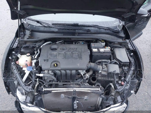 NMTKHMBX1JR027658 Toyota C-HR XLE