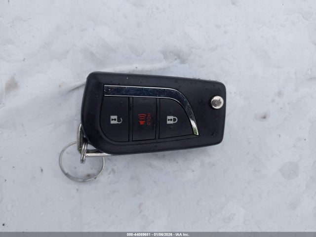 NMTKHMBX1JR027658 Toyota C-HR XLE