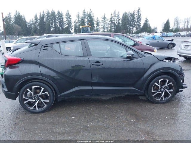 NMTKHMBX1JR027658 Toyota C-HR XLE