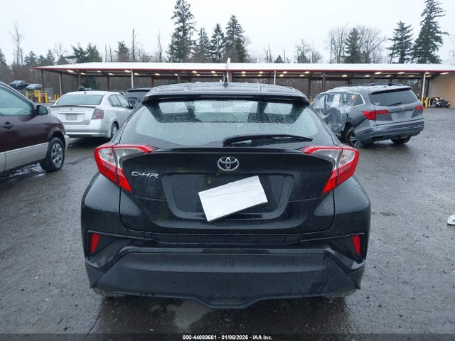 NMTKHMBX1JR027658 Toyota C-HR XLE