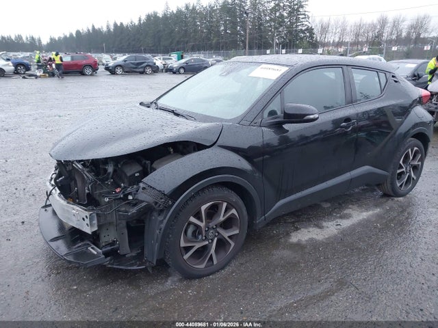 NMTKHMBX1JR027658 Toyota C-HR XLE