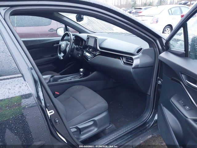 NMTKHMBX1JR027658 Toyota C-HR XLE