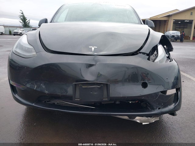 Продаж на аукціоні авто 2024 Tesla Model Y Long Range Dual Motor All-wheel Drive, vin: 7SAYGDEE3RF064576, номер лоту: 44089716