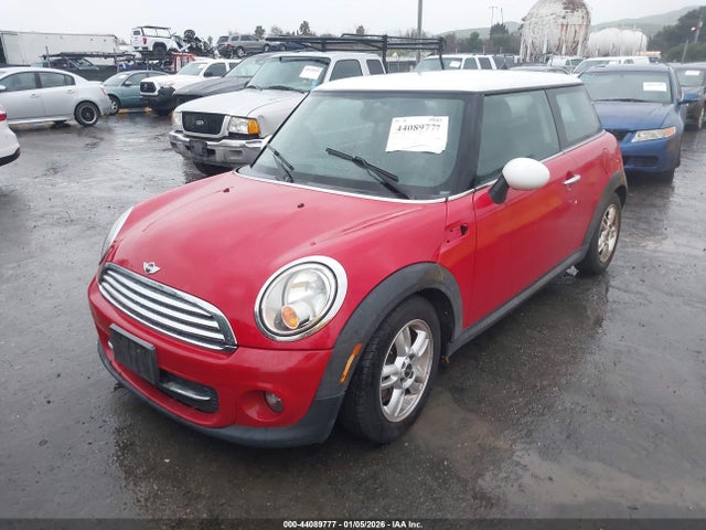 2011 MINI COOPER WMWSU3C51BT251873 Photo 1